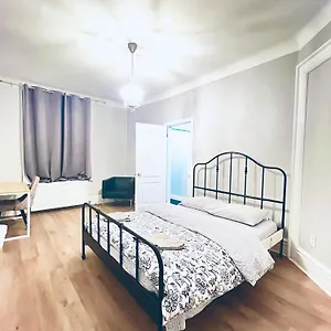  Guest house O Canada
